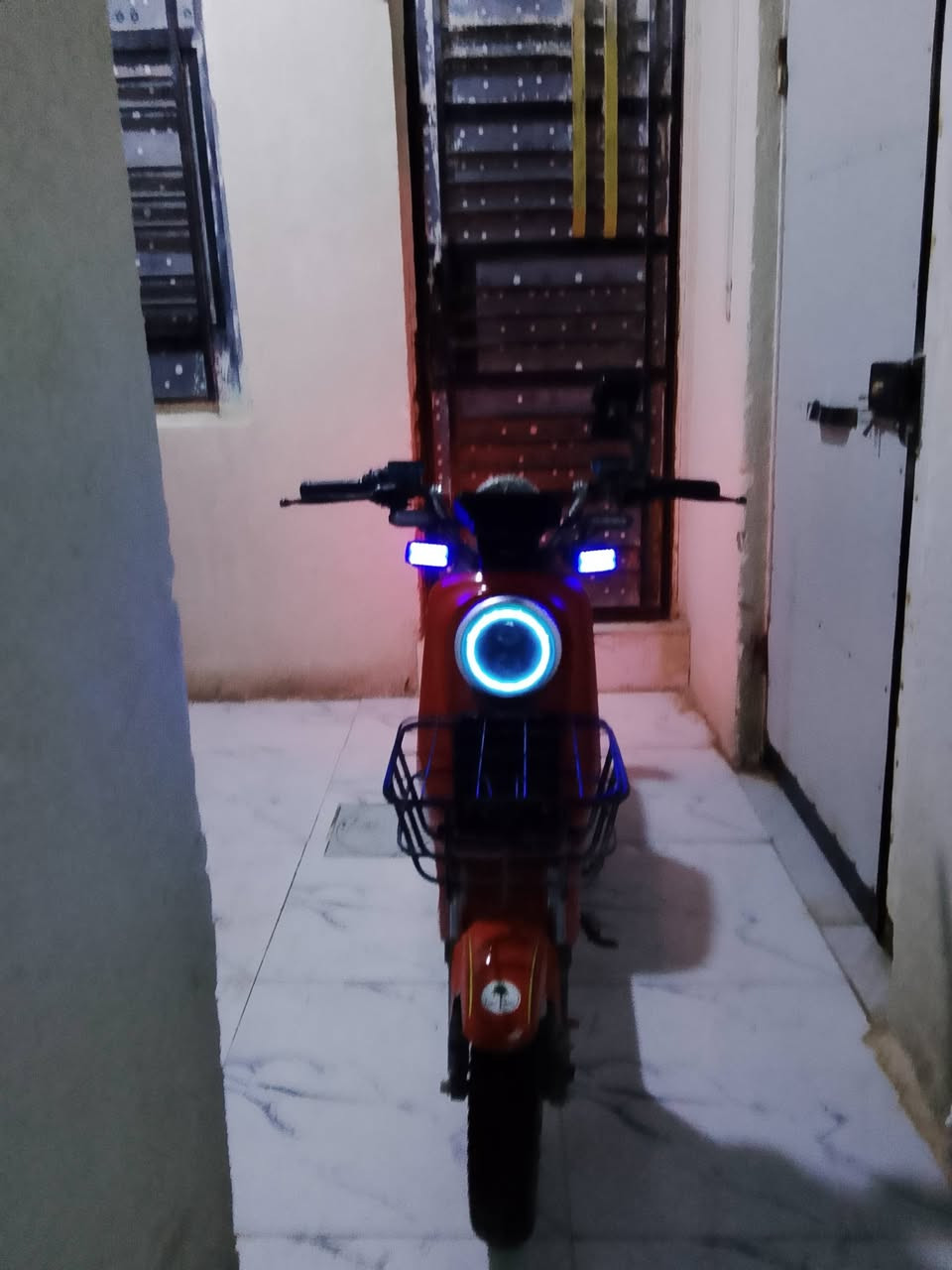 سلام عليكم دراجه لبيع R9سعر350وبيه مجال تواصل خاص


**إذا كنت صاحب هذا الإعلان وتريد حذفه لأي سبب، رجاءا أرسل رسالة إلى الدعم الفني**