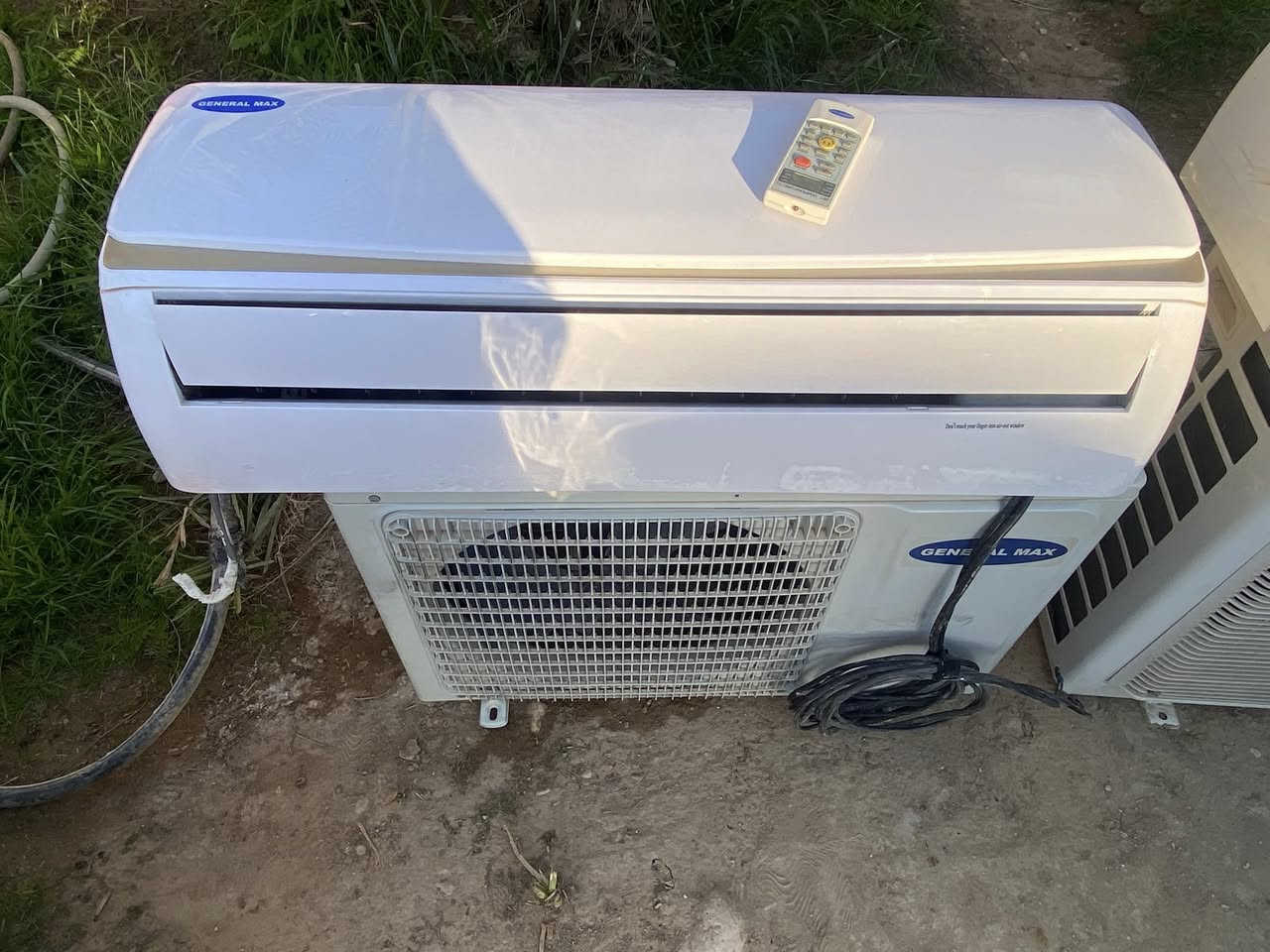 السلام عليكم
اثاث وسبالت للبيع

اسعار مناسبة 

***********
واتساب 
📞☎️📩
