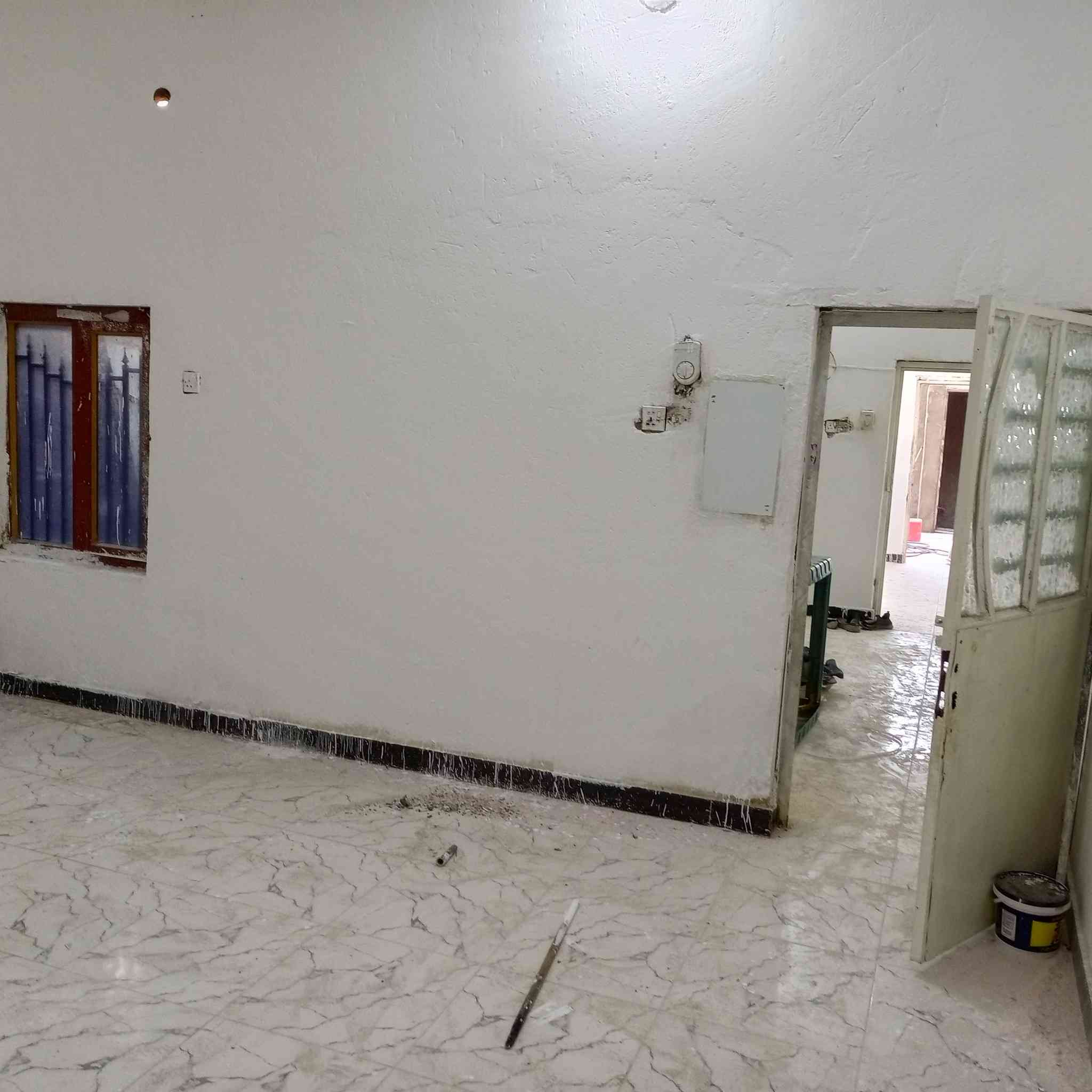 مشتمل اللبيع المساحه 100 متر بي غرفه اوصاله اوهي مطبخ واستقبال اوكراج الساس طابوك والبناء ابلوك والسكف صب مسلح والرظيه بورسلين اللشارع حي الحكيم نزلت كاظم عطوف شارعه 12 متر امرقم من البلديه ماي اومجار أو المولد اومدرسه قريبه عليه السعر 21 اوبي مجال ***********
