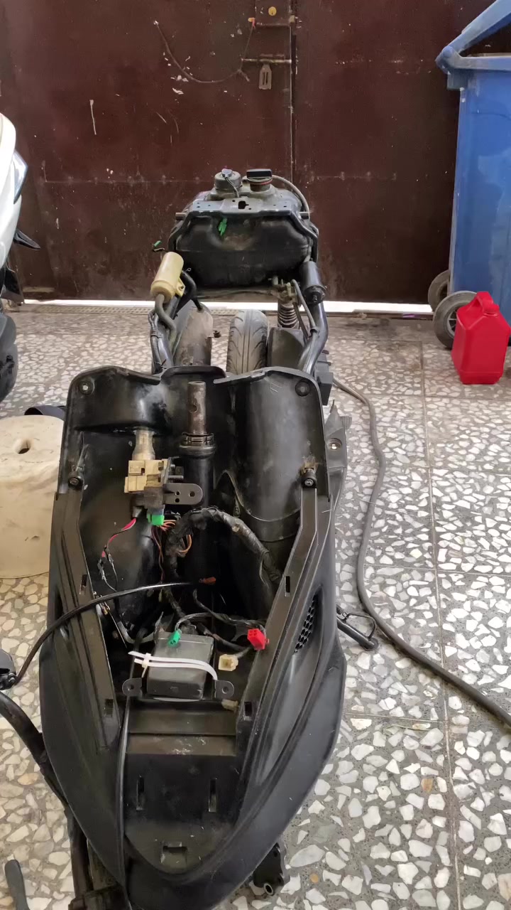 الدراجه نضيفه الي يحب موجوده هذا رقمي *********** بغداد الشعب
