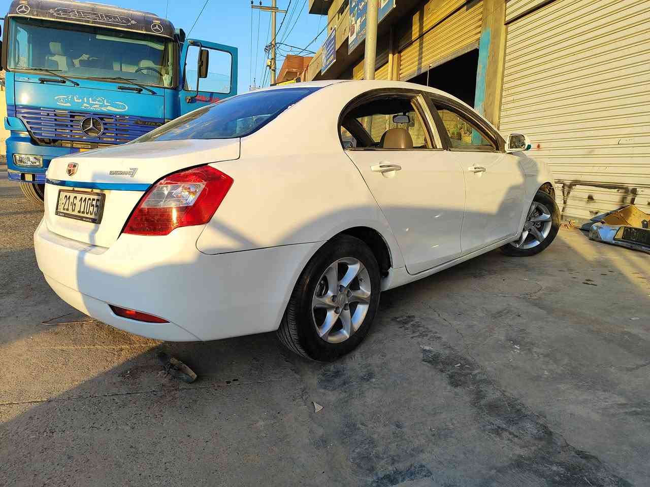 جێڵی ئێم گراند شۆفرۆشتن 2013  ڕەقەم سلێمانیە سەنەوی تا2030تازەیە گێڕومەکینەی سفری سەنی لەسەرە ماشڵا لەمەکینەو گێڕی  تەبریت سارد گەرم بەشەرت بەشەرت کارەبایو هەموشت سەیارەکە سێ پارچەو سەقفەکەی بۆیاخە شانی داداوە بەڵام وەرە خۆت سەیری ناوشانی بکە پێوەی دیار نیە عەزیاتی نەبوە پێشو دوای کەپسە سعری 45گڵاو معامەلەیە کەم پارەی ئۆپڵێکە  بەشەرتی تەحویل غرامە وگێڕومەکینە لەتەکیە دانیشم ***********اسیا*********** گۆڕینەوەش دەکەین بەشتێک بەدڵم بێت
