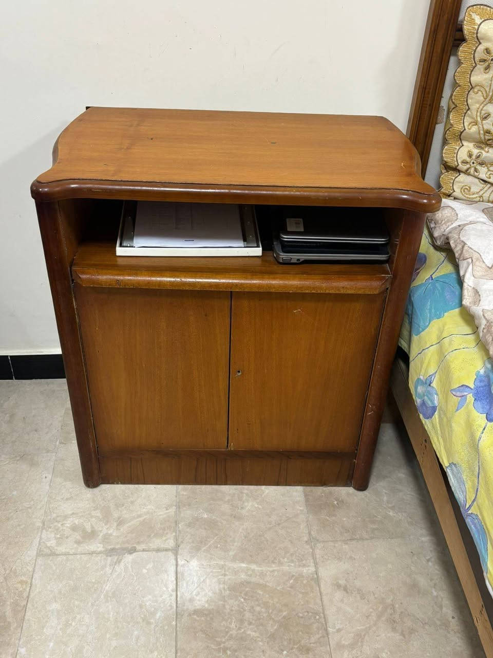 غرافة اخشاب للبيع ماناقصه شي كامله سعرها ٤٠٠
***********
