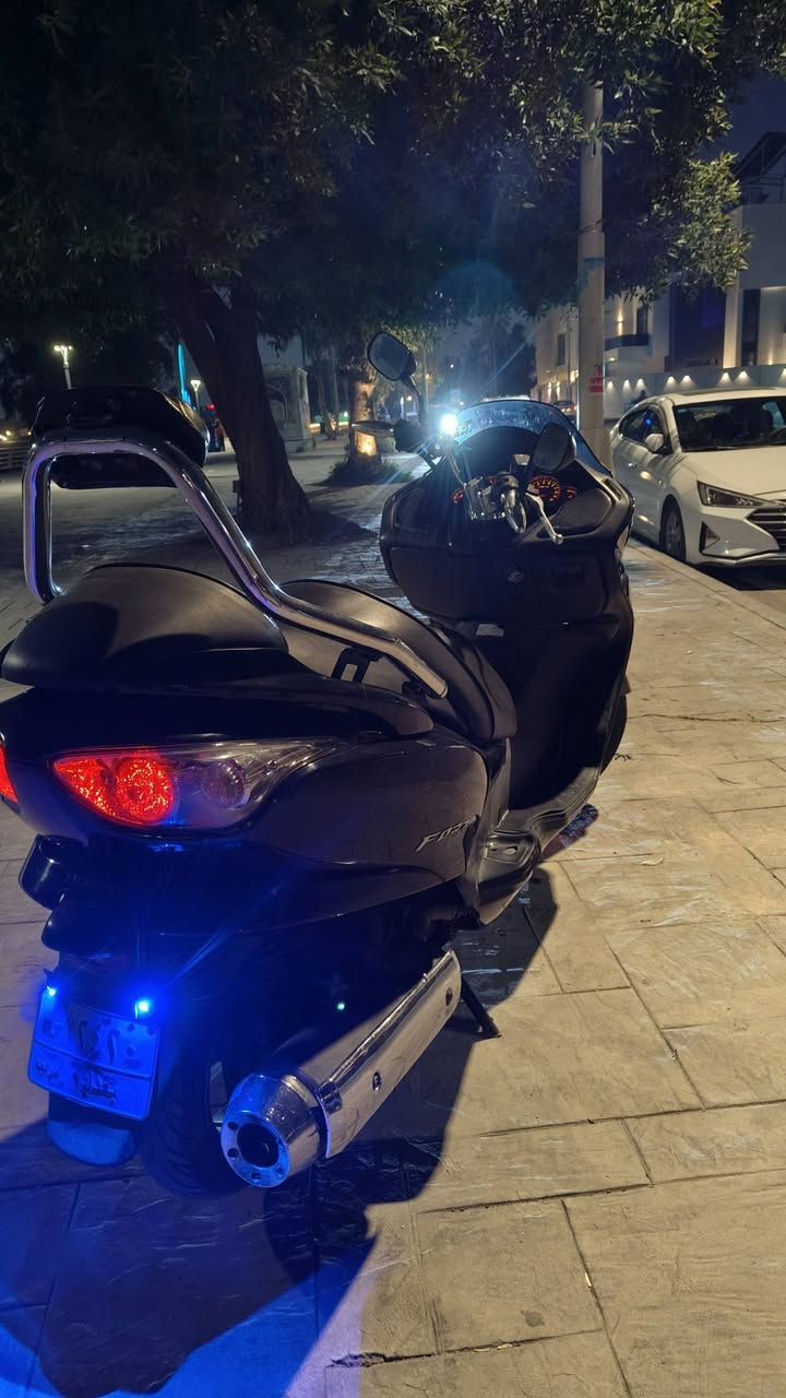 سلام عليكم فورزة 0،8 دراجة خير من اللة مرقم بغداد الدراجة بيها كلجات اني ماخذهة هيج كة معدل وشلعة تخبل ومسوي عليهة ادامة الدراجة نضيفة وللستفسار السعر ***********
