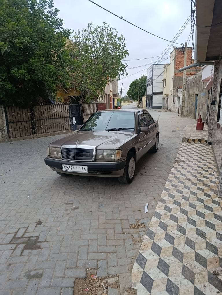 Mersdes 190 mliha Norman modil 90 dwana 2009 tmobil n9iya lhatif 0646829503 سوق الأربعاء, القنيطرة


**إذا كنت صاحب هذا الإعلان وتريد حذفه لأي سبب، رجاءا أرسل رسالة إلى الدعم الفني**