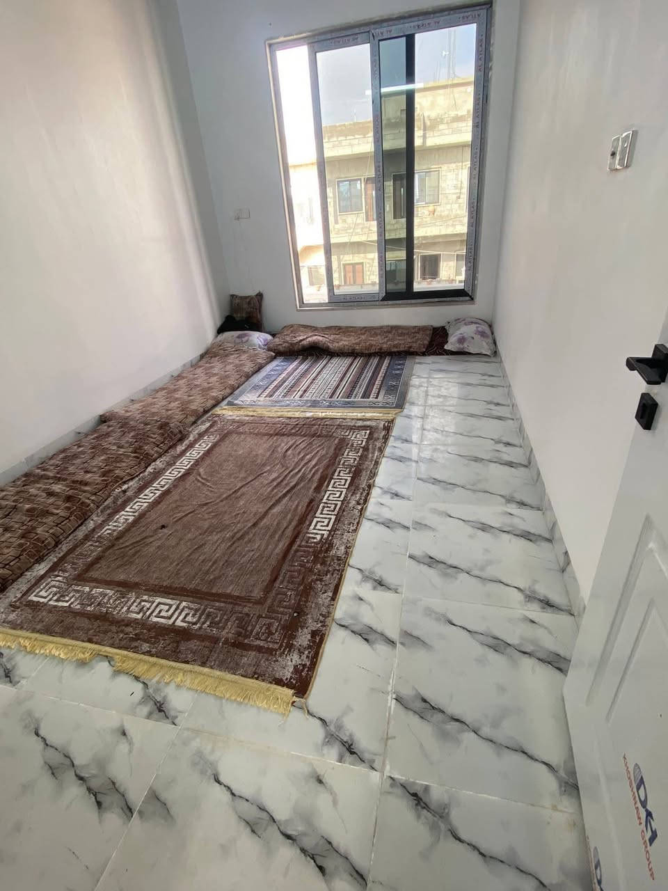 بيت للبيع التعليم العالي جمعيه النفط
نهايه سايدين التعليم قرب التربيه الثانيه 
الاتصال ***********
مطلوب اقساط للجمعيه ١٠ مليون 
سعر ١٠٠ مليون القسط ينزل من السعر 
وبيه مجال بسيط
