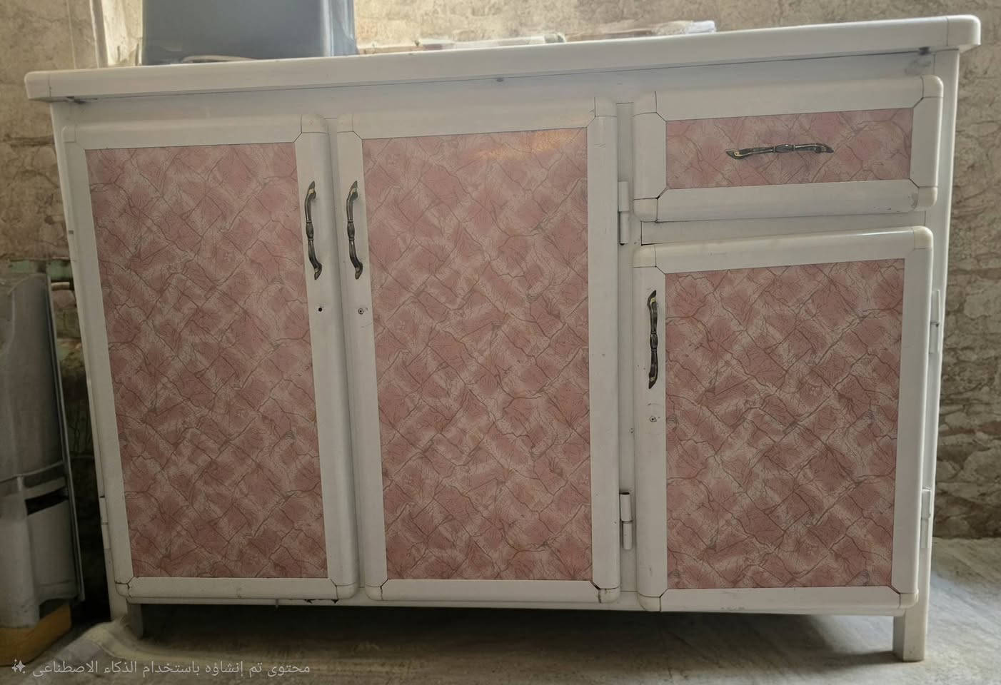 كاونتر مستعمل للبيع بسعر مناسب جدا للتواصل ***********
