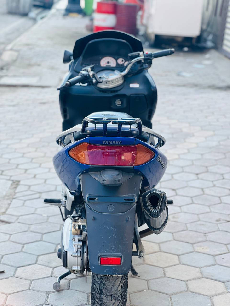 تي ماكس 2007 للبيع 
الدراجه كفاله عامه من الطول للطول الدراجه شعله ومعدل مكينته اتخبل حلوه عليه اكزوز رياضي تجي اتشوفه وتقتنع بيه يله تاخذه وشرط على الفحص 
مكاني كوت الخاجيه   *********** يحتالجه بس ترايش مال الجهتين فقط هذا النقص بيه الدراجه كفاله عامه
