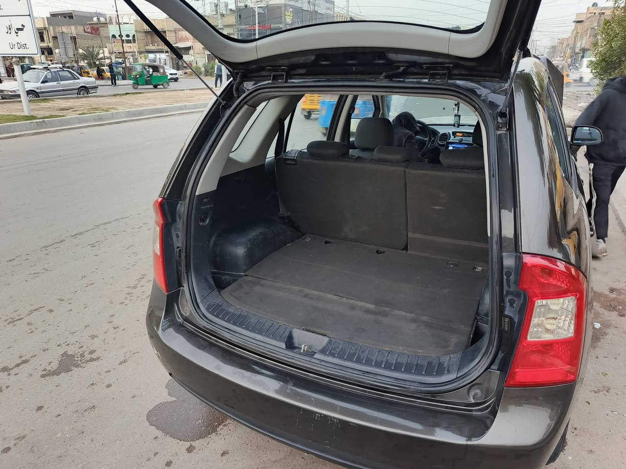 السلام عليكم كيا رندو موديل 2009 حادثة جاملغ امامي إلا عبري بيه جراد وبيه شخطه خفيفه باب الوره كير مكينه تبريد وتدفئة خير من الله رقم بابل بسمي السنويه سياره مال بيت عنوان بغداد مدينة الصدر *********** السعر 98ورقه
