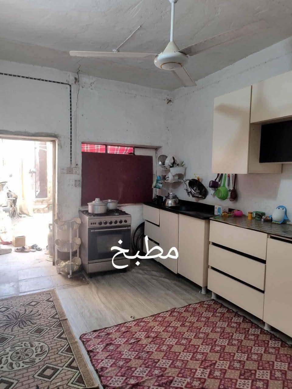 السلام عليكم
دار للبيع طابو صرف مطلوب للمصرف  العقاري ٨٨ يباع بتطلوعة ١٥ مليون اقصادة الشهر ٤٦٨الف العنوان ابو صخير شارع السايلو قرب مدرسة الجوهرة  مقابل شارع اعدادية الابراج#ملاحضة الدار مأجر ٢٠٠ الشهر 
 المساحة ١٠٠ م الاستفسار الاتصال على الرقم ***********
