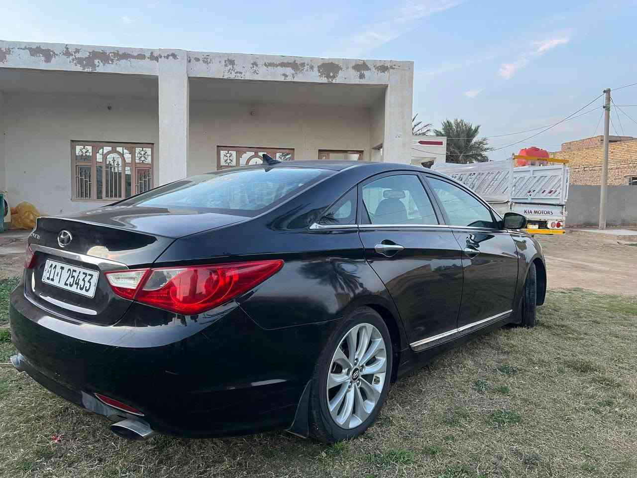 السلام عليكم
من بعد اذن الادمن المحترم 
سوناتا للبيع موديل 12 وارد امريكي فول مواصفات رقمها بغداد دولي بأسمي شخصيا هزه جديده سياره 
حادثها موضح بالصور وسونار باسمي جديد 
مواصفات الفول معروفه 
سياره مكينه كير تبريد ثلج تخم تاير جدد حتا السبير باتري جديد حداديه لايت زنون عليها ادامه كامله ولا كلوب مشتعل بدشبول
عبوه فيت بمب اضافيه سبير كامله
سياره مال جناي متعوب عليه وعلى ايدي ترايك وين متريد مكينه 2.4 لابخار لاتنقيص لادوانز شرطط  
هاي كل تفاصيل السياره تعجبك شراي اتصل تشوفهه غاليه الله يرزقك بالاحسن منهه /// واسط طريق كوت حي 
السعر 95
***********
***********

