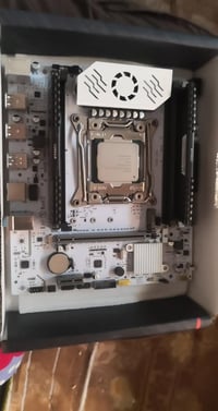 بوردx99+معالج +رام كورسير 8g السعر 65الف 07802168996رقم واتساب للتواصل