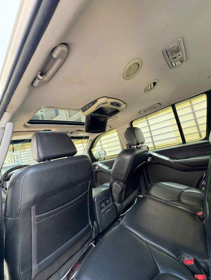 نيسان بافندر 
موديل 2009
سياره جديده وبدون نقص ماشية 110
رقم بغداد دولي بأسمي تحويل مباشر 
محرك 6 سلندر جديد كير اوتماتيك وعادي 
سبعه راكب 
فتحه بالسقف 
فور ويل
 تبريد ثلج 
كشنات جلد 
دشبول ارماده
تحكم استيرن 
 شاشه وكامره دواره 
حداديه امامي خلفي جديد 
تخم تاير جديد باتري جديد 
سياره بدون اي نقص جاهزه من كلشي 
السعر 115
مكاني كربلاء ***********
