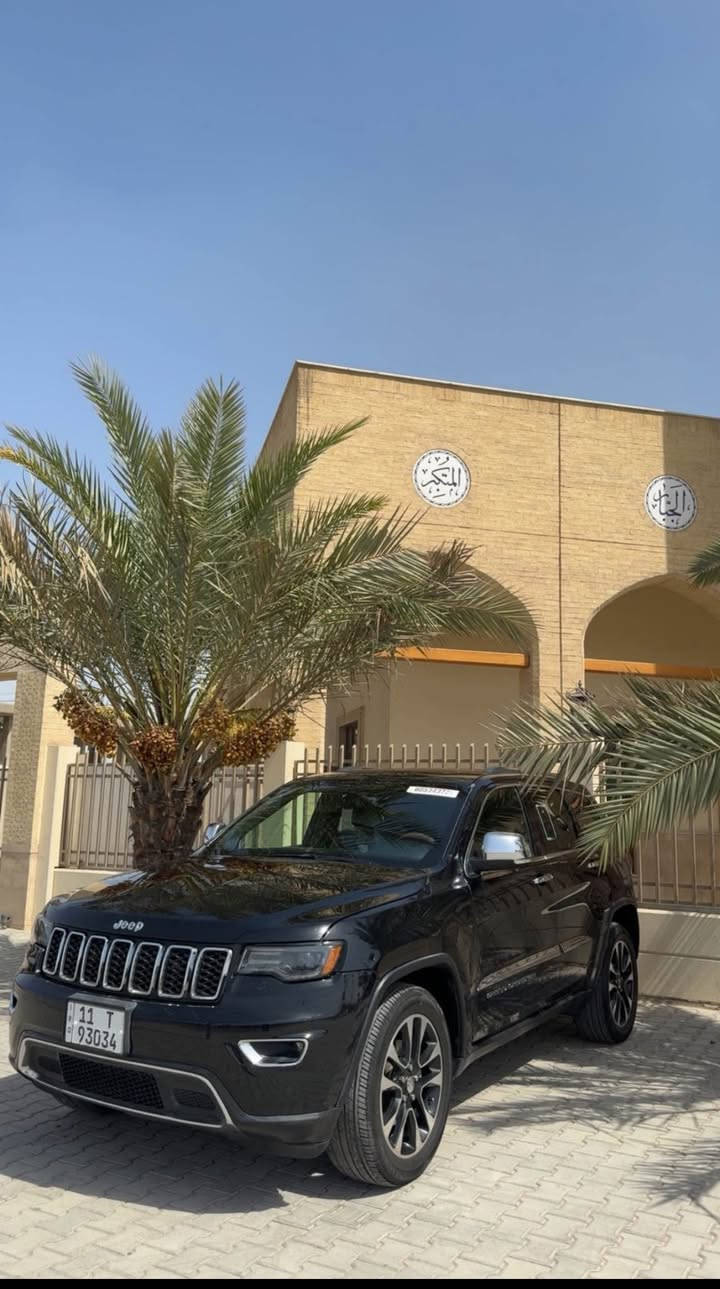 180$ وبيها مجال بسيط

جيب مديل 2017فوول بلاص لمتدد 

ضرر السياره بنيد وجاملغات 

سونار موجود 

رقم السياره بغداد انكليزي 

تحويل شوكت ماحب مكان السياره النجف الأشرف 

المواصفات 

6سلندر 3600مكفول 

فتحه سقف بنوراما 

كشنات جلد تدفئه تبريد 

كشن السائق خزن ميموري ذاكره 

سستم صوت 9سماعات +دمام جنطه 

صندوق كهرباء 

رادارات جانبيه اماميه 

شاشه 8انج 

نضام GPS

كأمره دواره 

لايت زنون زرع عدسات ضمان 

اوتو ستوب 

اوتو بريك 

فور ويل 4x4

3انضمه قياده نضام سبورت +ايكو 

مري قلاب مع رجوع إلى الخلف R

دواخل صاج+تطعيمات فايبر بلادي 

تبريد 3قطع 

عداد المسافه 85ميل 
وباقي المواصفات Jeepالغنيه عن التعريف
***********
