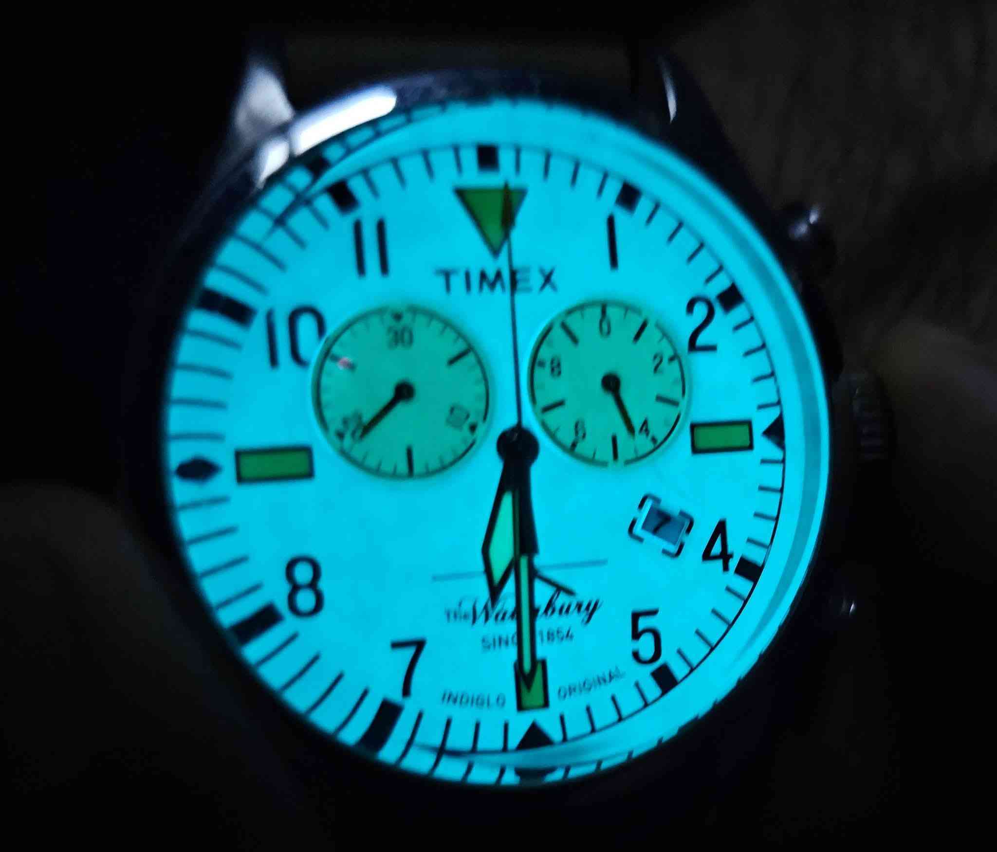 السلام عليكم
ساعة تايمكس الاصلي
نضافة ممتازة
كرونو غراف
سناتر شغالة
سنتر ثواني منفصل
نافذة لعرض التاريخ
ضد الماء 
اميال لامينوس
انارة لد
قطر ٤٥ مع الزمبلك
السعر  ٧٥ الف
ملاحضة
( اكو شخط بالجامة جدا زغير وممبين بالصور )
عنواني بغداد نواب ضباط الامين  ويوجد توصيل لجميع محافظات العراق الحبيب
***********
