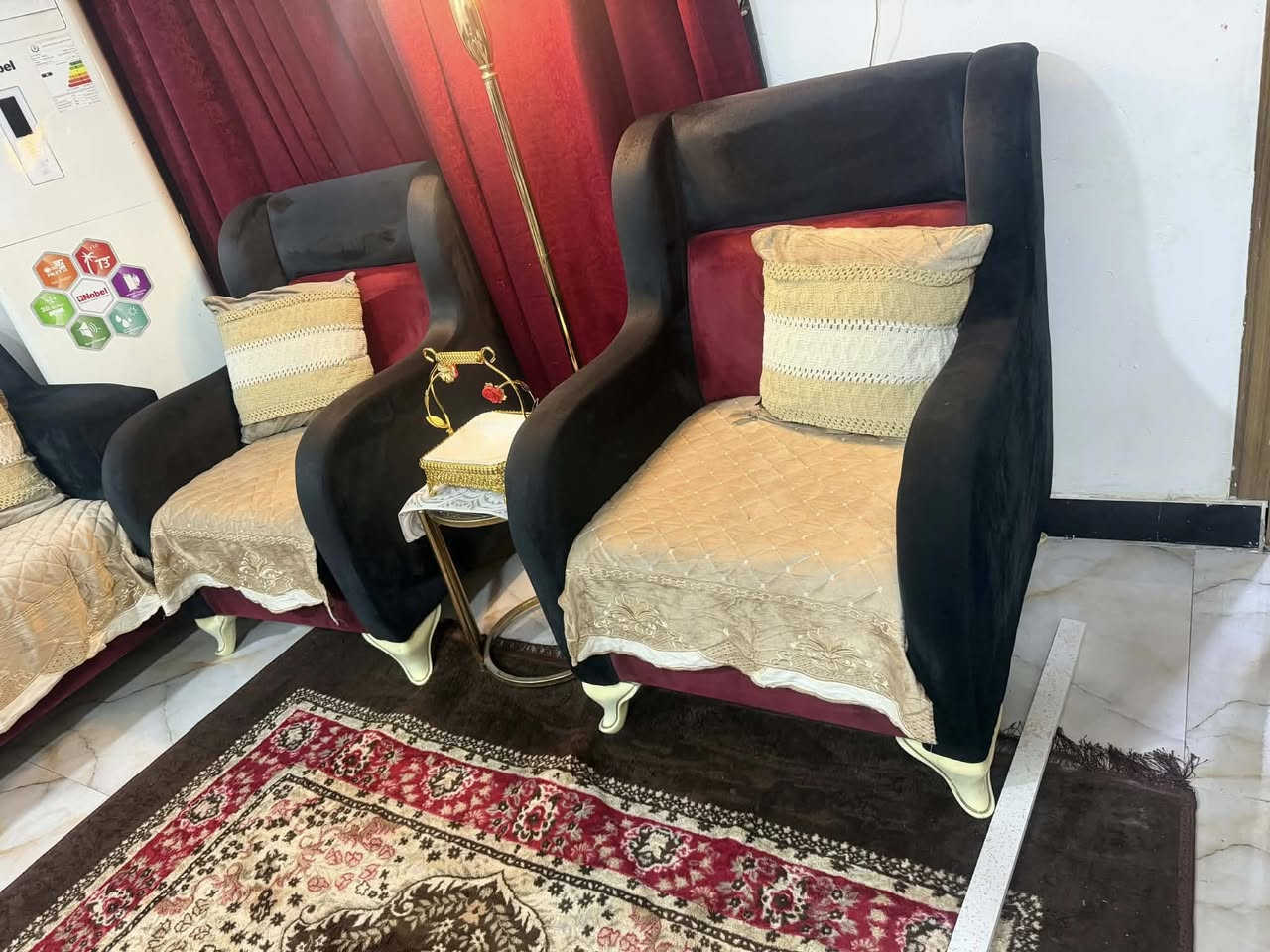 تخم ١٠مقاعد تفصال بعده جديده
للبيع كلش نظيف

للاستفسار ع الرقم ***********
