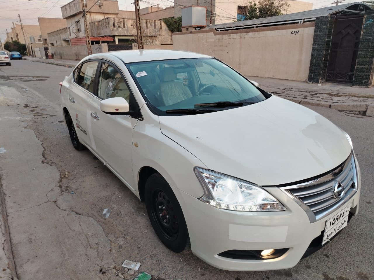 اسلام عليكم
سنترا 2015 خليجي
جافيه على جهت السايق وبيها بارد بل جها الثاني ومصبوغه عام شرط
كير محرك شرط 
وكاله تحويل شرط
صدر جديد 
سياره ترايك وين متريد
مكان تكريت 
السعر ٨٨ و بي مجال 
***********
