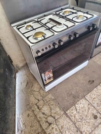 نظيف جدا • استعمال قليل • ايطالي