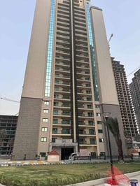 توجد شقه للأيجار في مجمع رويال ستي السكني في البرج الرابع. مساحه 162 م...