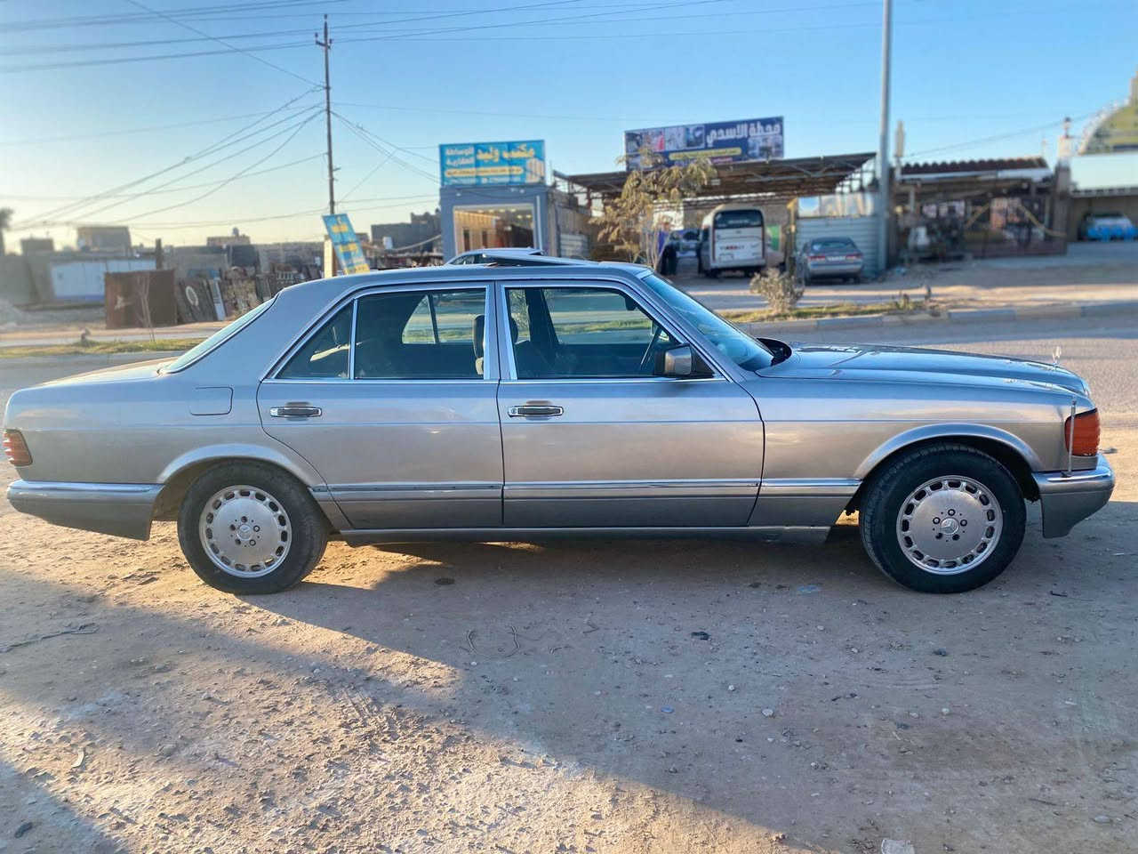 للبيع مارسيدس رئاسي
 باب قصير مديل ٩١
سياره جاهزه 
قواعد الدبل والشاصي مكفول على وضع الشركه 
اريل كهرباء 
سلايد طكتين
منظومه زنون عالي ناصي 
باتري جديد
غرفه بلادي مخمل
محور بطه ٣٠٠ كير ومكينه قبل اسبوع شادهن
رقم بغداد مشروع وطني مداور ثاني يوم 
السعر ٦٠ وبيه مجال قليل 
مكان السياره بالنجف ناحية العباسية 
رقم الموبايل
                         ***********
