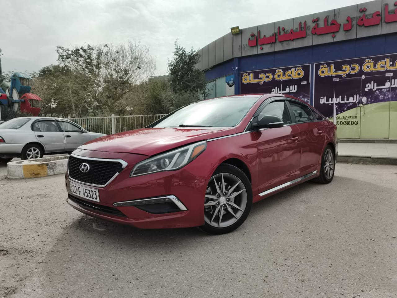 سلام عليكم
للبيع فقط 
سوناتا 2017. 20T محرك 2000 تيربو  رقم اربيل الدولي تريد وكاله تريد تحويل سنويتها لل28
السيارة نص فول
شاشة كاميرا 
تدفئة كشنات 
السيارة وارد امريكي ابيع حزام وهية مو حزام بس علمود لا اتعبك وتعبني السيارة بيها نقوصات كالآتي 
حدادية أمامية 80%
تيربو بوابته عطلانه تريد تبديل تريد تصليح سعر الجديد 4اوراق
كمبريسر التبريد بي عطل بس مفاحصه
مكان نجف كوفه ***********
السعر  115$ وبيها مجال بسيط
