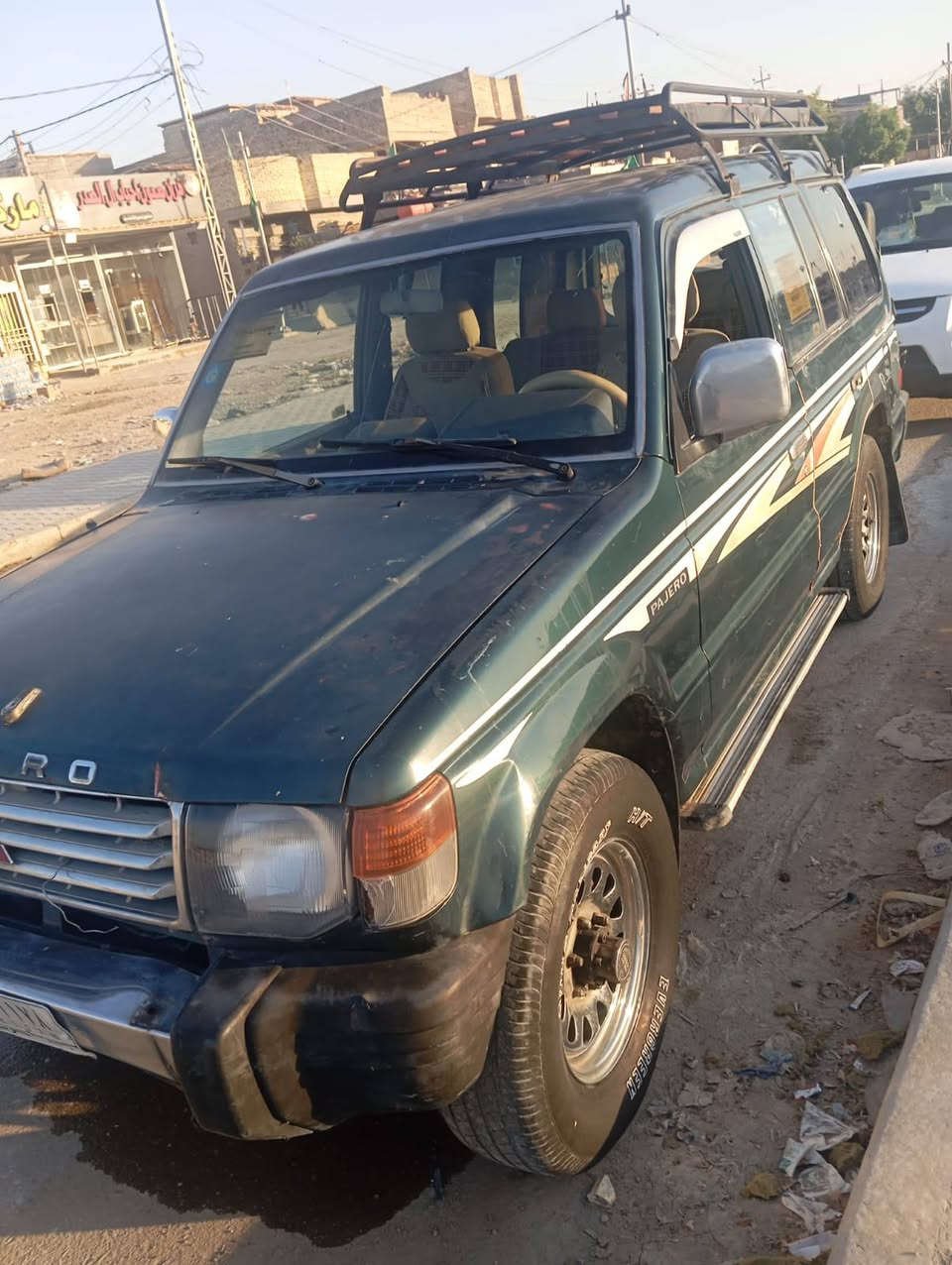📣 باجيرو أوتوماتيك للبيع في بغداد (محرك 3000 ففتي) 📣
المواصفات والتفاصيل:

الماركة: ميتسوبيشي باجيرو (الجيل الثاني المتين)

الرقم والسنوية: رقم بغداد

نوع الكير: أوتوماتيك (بحالة ممتازة)

المحرك: 3000 (ففتي 50) محرك قوي وبحالة طيبة جداً

اللون: أخضر مميز مع الخطوط الجانبية الأصلية

الإضافات: سلة سقف علوية ، دواسات جانبية، وتخم تاير بحالة جيدة

وضع السيارة:

المحرك والكير والحدادية بحالة ممتازة وجاهزة للشغل والسفر مباشرة

التبريد: لا يعمل (يحتاج صيانة)

السيارة نظيفة من الداخل والخارج ومال جناي

السعر المطلـوب:

💵 54 ورقة (5,400 دولار أمريكي) وبيه مجال قليل للشراي الجاد

الموقع والاتصال:

📍 المكان: بغداد - مدينة الصدر

📞 للتواصل والاستفسار المباشر: ***********
