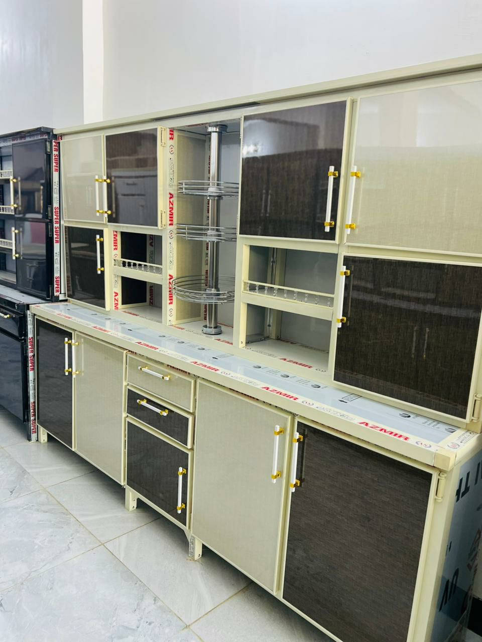 بمناسبه قدوم شهر رمضان المبارك يعلن معرض العبيدي  للبيع اثاث جديد ومستعمل عن وصول وجبه جديده  من اثاث   كاونترات بكل اللوان تخومه بكل اللوان زوالي كل ماتحتاجونه العنوان الضلوعيه الاتصال ***********
