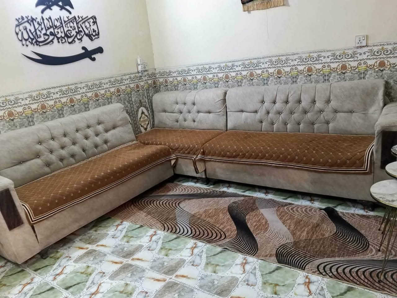 سلام عليكم
ديوان 10 مقاعد  موجود بالصور وشوفو بس واحد بي ضرر سعره 100 
العنوان 
بغداد / حي النصر


**إذا كنت صاحب هذا الإعلان وتريد حذفه لأي سبب، رجاءا أرسل رسالة إلى الدعم الفني**