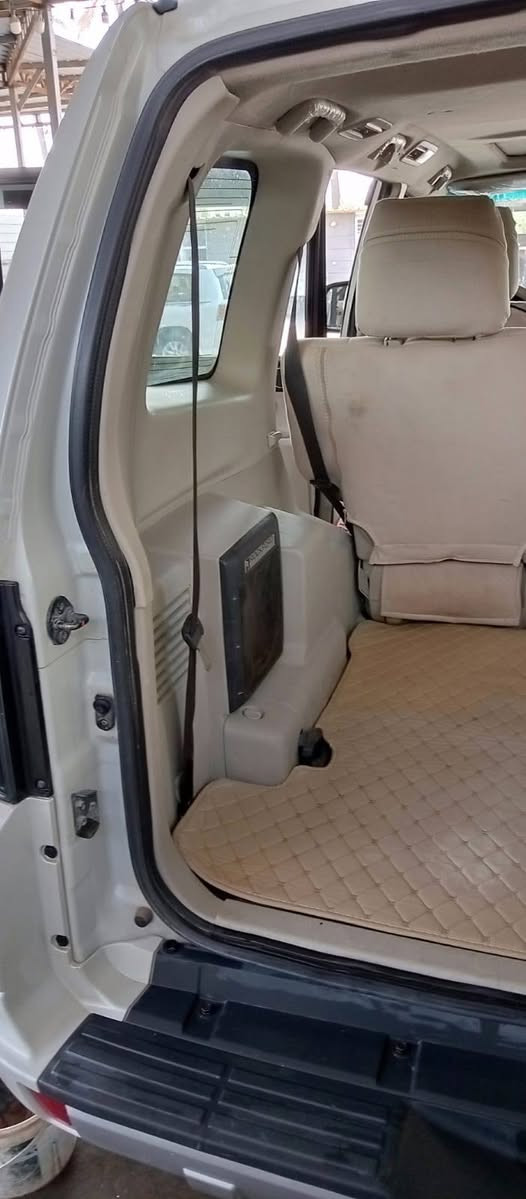 بايجيرو حبتور واحد على واحد موديل 2014 محرك 3500 مكفوله من التكحيل وضع شركه محدثه 21 تم التحديث حصرآ من شركة حبتور فرع دبي يعني اصلي شركه السياره احلا من الصور السعر 185 وبيها مجال السياره بمعنى الكلمه مابيها نقص شراح تسال اقول جديد
***********
