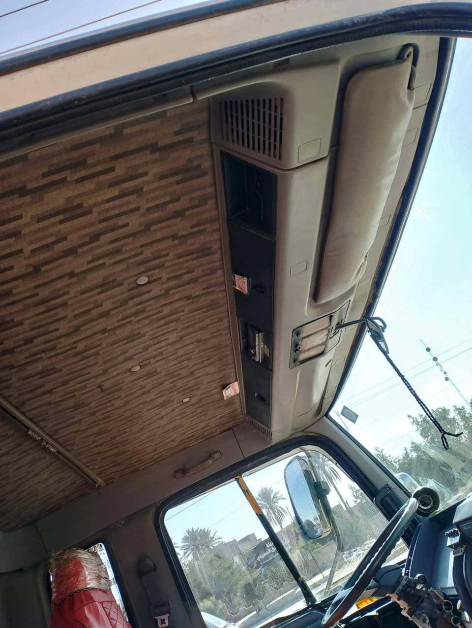 السلام عليكم سياره هينو قلاب للبيع موديل90 سنويه ل27 تخم تاير17,5  رقم بغداد بسامينه مكان شاميه مكلف بالنشر الاستفسار على الرقم***********
