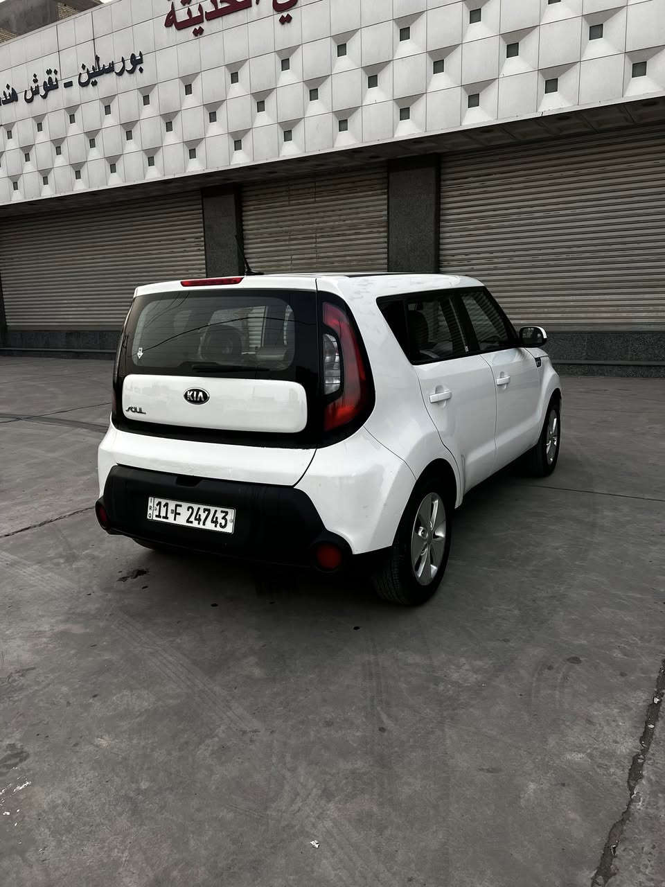 سلام عليكم صول 2016 وارد امريكي مكينة 1600 و كير ايتي حادثها بصيط موضح بصور بدون ارباك بدون دواخل ماشية 64 mi .  بغداد بسمي رقم نكليزي 
السيارة معتني بيها و جاهزة من كلشي بدون اي نقص نشأللة 
 السعر 110 وبيها مجال مكاني بغداد العبيدي
رقم الهاتف ***********
