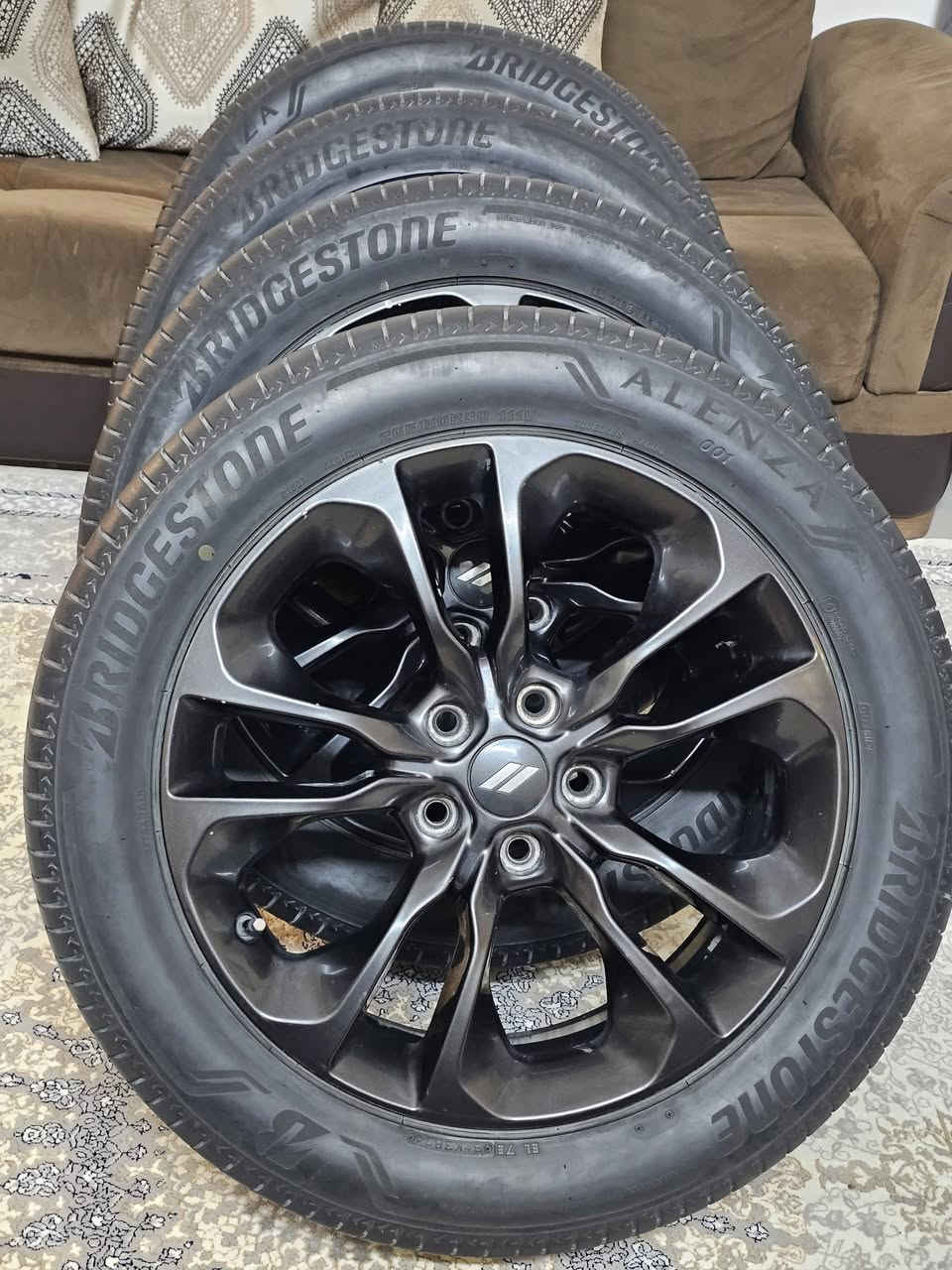 من رخصت الادمن ويل دورنكو حجم 265/50/20 مع تايرات برجستون نضيف
السعر 800$ 
العنوان ديالى خانقين و اكو توصيل


**إذا كنت صاحب هذا الإعلان وتريد حذفه لأي سبب، رجاءا أرسل رسالة إلى الدعم الفني**