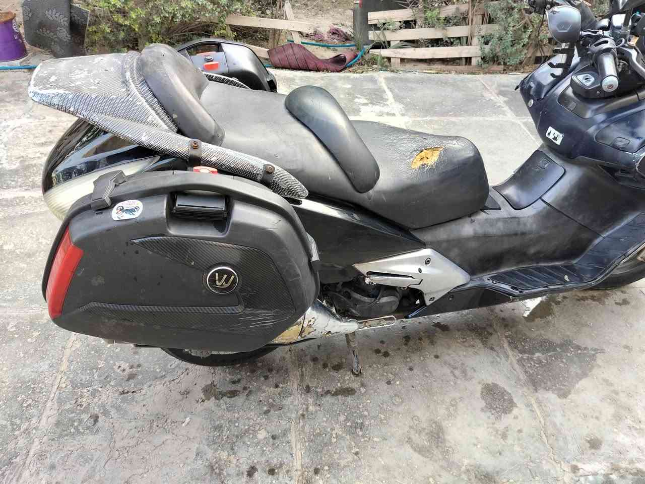 سلام عليكم شباب سلفر للبيع مكينة 400 دراجة بيهة شغالة شلع كهربايات شغالة نكرة دراجة بيهة تبخير فقط مكفولة من بكن نضوح صوت ناعمة
سعرهة 1200 بيهة مجال 
مكان بغداد بلرشاد 
لشراي يتصل وبلخدمة 
***********
