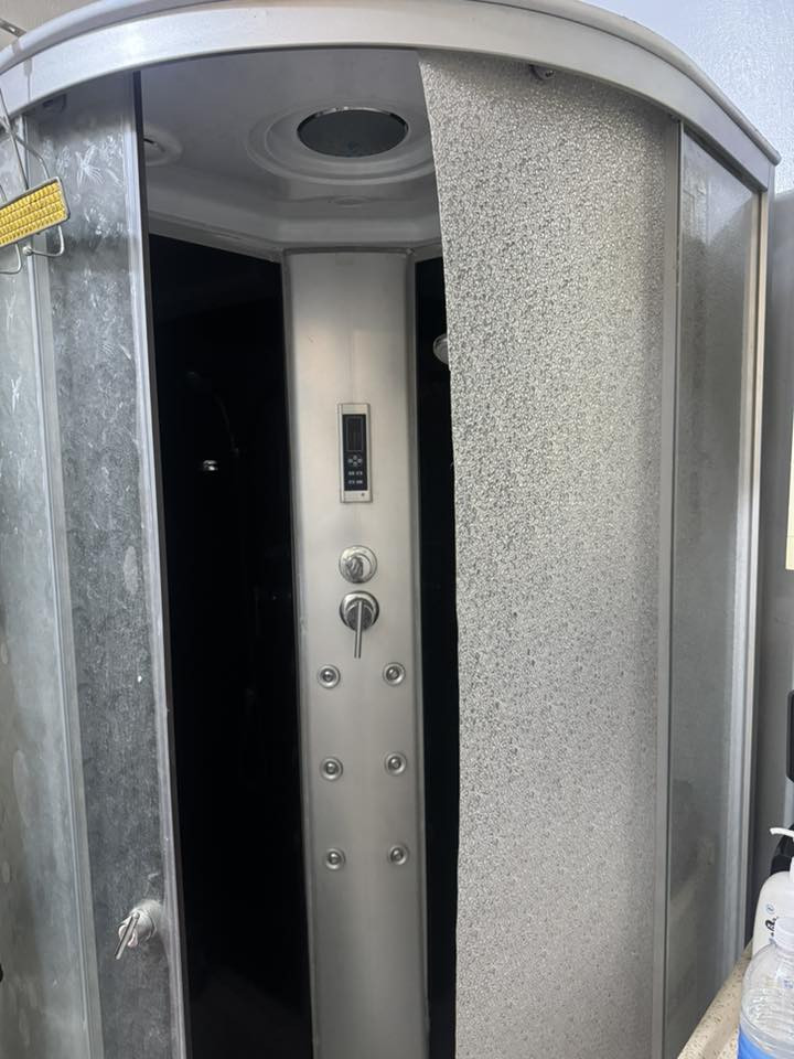 للبيع حمام داخلي مع ملحقاته
للاستفسار ***********
