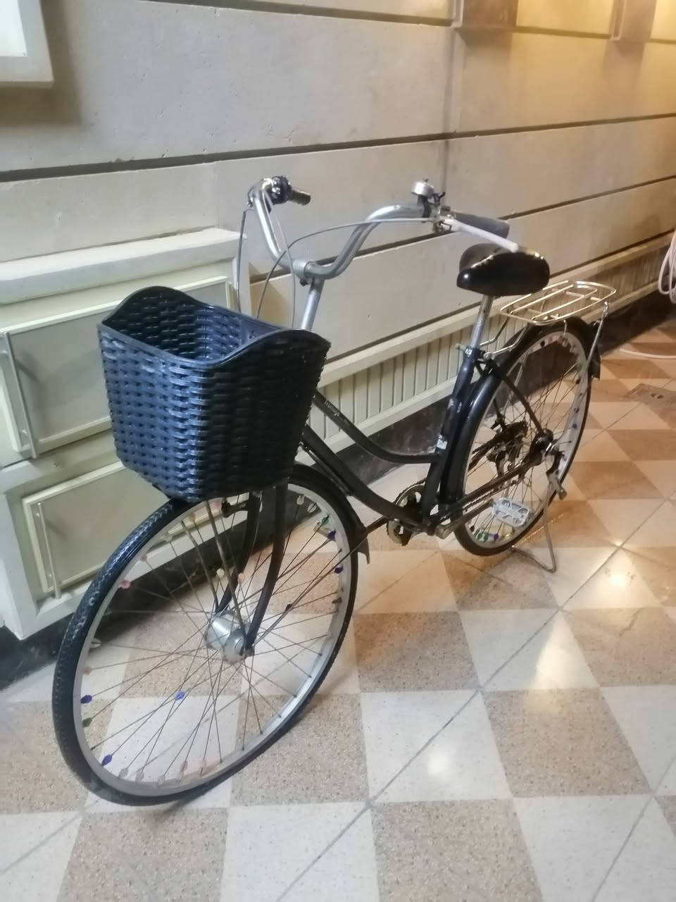 سلام عليكم
عبدالحليم للبيع او امراوس 
حجم 27
كير 
لون اسود 
سعر 60او بيه مجال
رقم اسيا ***********
