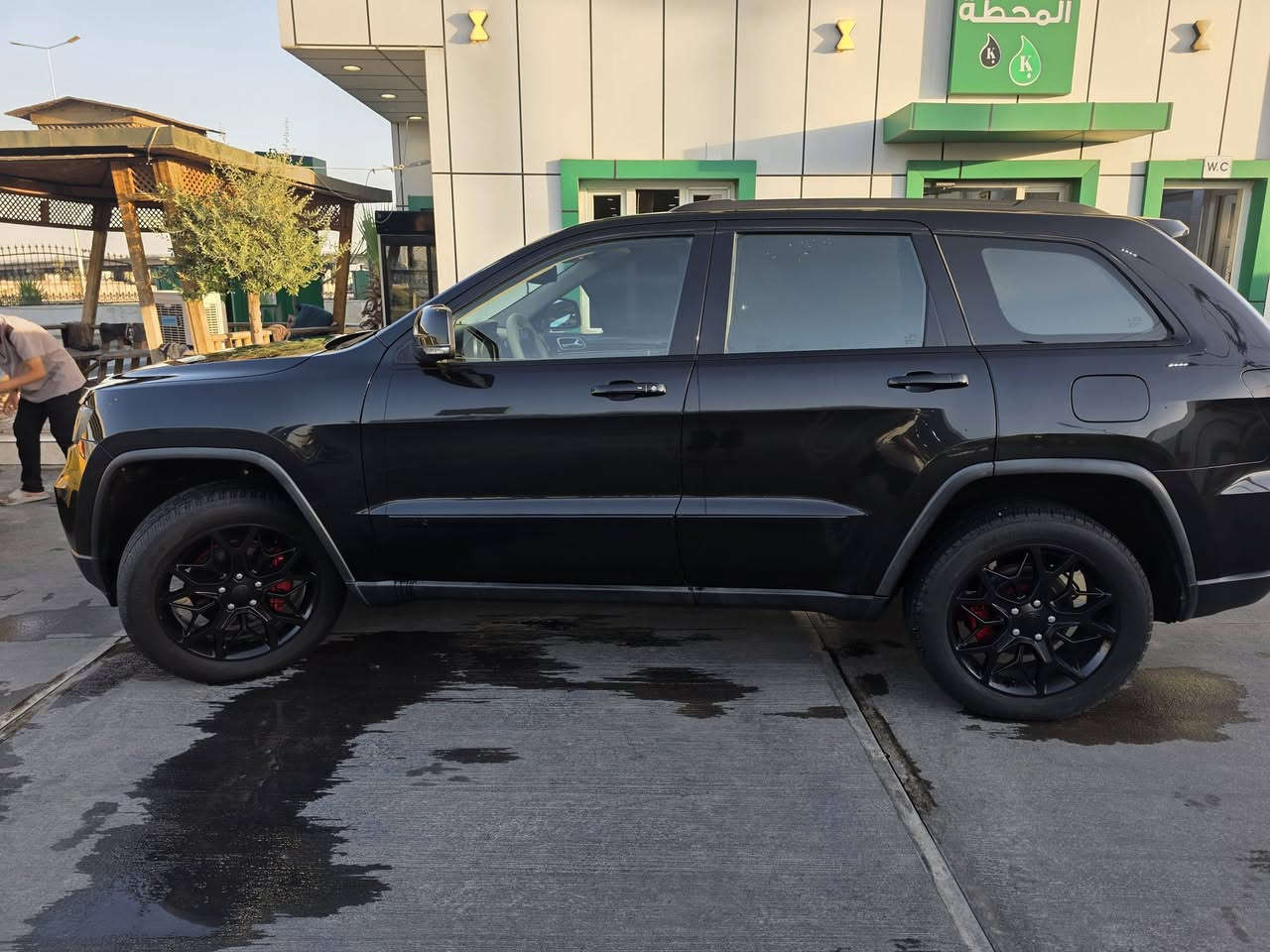 من النوادر جدا
للبيع او مراوس 
 جيب Jeep  كراند شيروكي 2011 Limited خليجي
  رقم سليمانية  كفالة عامة
*المواصفات:*
- 4×4 دفع رباعي 
- فول مواصفات Limited
- فتحة سقف بانوراما
- كشن خزن ميموري وضعيات قيادة مقاعد امامية كهرباء 
- مقاعد ٤ تدفئة 
- بصمة تشغيل + ابواب بصمة ترحيب + تشغيل عن بعد
- تبريد منفصل قطعتين 
-  لايت زينون عدسة + كاشف ضباب
- تحكم ستيرن 
- كروز Speed 
-  شاشة ادامة العجلة كامل
- حساس خلفي رادار 
- مانع انزلاق 
- داخل بيجي جلد 
- وضعيات ECO 
- كامرة دوارة خلفية 
- اشاير بالمراية + تدفئة مرايات جانبية وضعية انخفاض المراية عند الرجوع 
- صدر جديد شرط 
- ادامة كاملة و تبريد ثلج
- جنط اسود + كالايبر احمر
- *السيارة خليجي ومكفولة كلين كفالة عامة من الدعامية للدعامية.
( كتاب تضليل مرور سليمانية )
*السعر:* المطلوب 155 
*المكان:* كركوك  
*رقم الاتصال:* ***********
