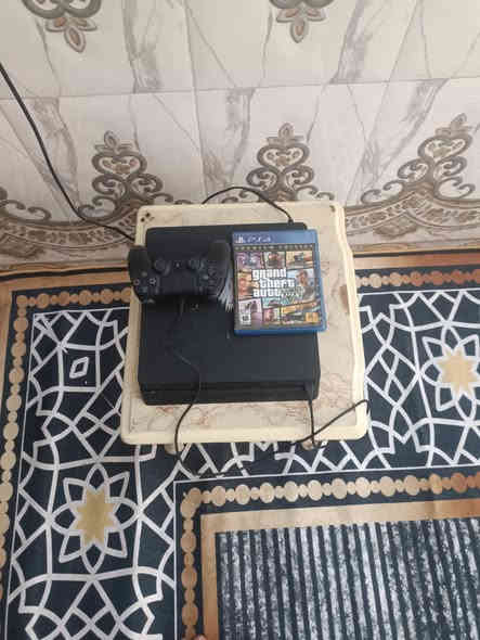 سلام عليكم بلي 4 سلم ذاكره 500 ويا جوستك ولعبة gta للبيع ب225 الف وبي مجال مكاني بغداد زعفرانيه وهذا رقمي ***********
