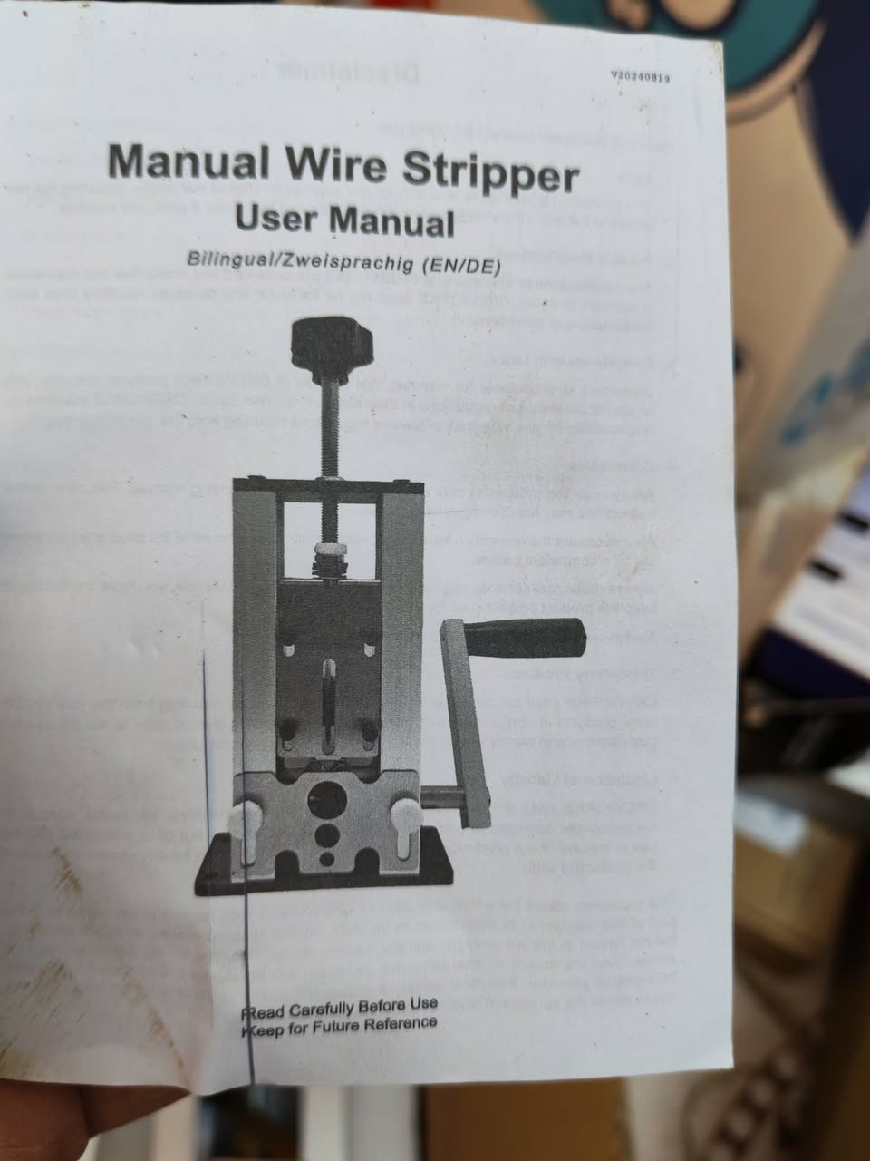 السلام عليكم
اله تقشير الأسلاك اليدوي
يمكن تشغيلها يدويا باستخدام المقبض المرفق أو توصيلها بمثقاب كهربائي لتجريد تلقائي.
مصنوعة من الفولاذ والألومنيوم عالي الجودة. تتميز بفتحتين للتغذية لاستيعاب أسلاك بأقطار مختلفة (مثل 1 مم إلى 21 مم
انطوني بي سعر
رقم الواتساب/***********
