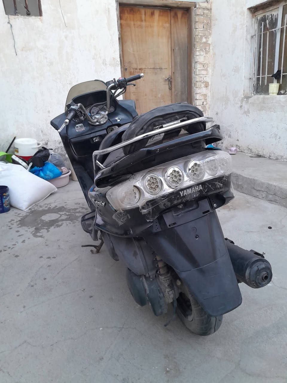 سلام عليكم حبايب ماجسته للبيع دراجه خير من الله عدادات كلها شغاله كيج بانزين معدل حماوه كله شغال محرك خير من الله معدلك 140 شرط 😍 محرك اخرس ترايك وين ميعجبك فقط ترايشها مضرره عارضها ب 400 وبيها مجال الشراي يسلع عيوني مكان الدراجه داموك الضباط الخاص مفتوح رقم الهاتف ***********
