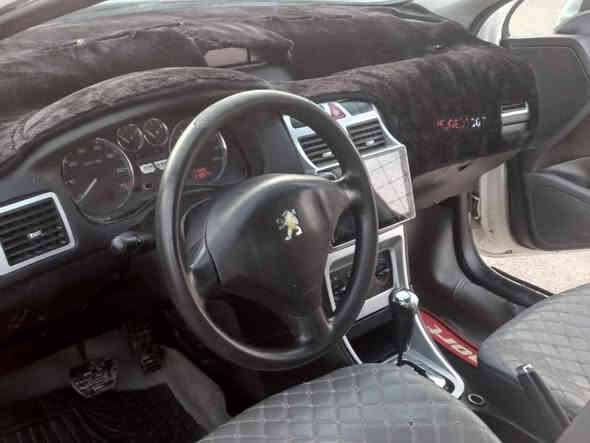 بيجو موديل 2006حجم 307كير محرك تبريد تدفئه كهربائيات صدر امامي خلفي تايرات كلها كفاله100%السيارة جاهزة رقم بغداد بسمي سنويه لغاية 2029سعرها 53وبي مجال بسيط للاستفسار الاتصال على الرقم ***********مكان السيارة السليمانية بغداد
