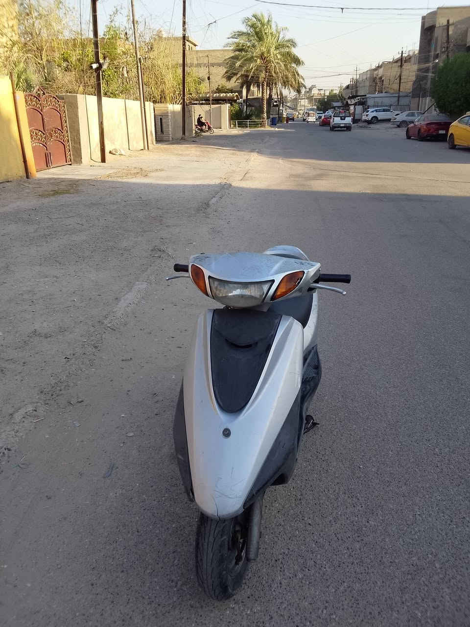 سلام عليكم
بريز ملحة بلادية لايت فوك حديث
محرك ناعم اخرس بلاد 
كهربائيات شغالة                 االسعر.     600 الف 
سلف هندر ربع نكرة
تايرات جلاتيني بلاد
اوراق كاملة. 
***********
