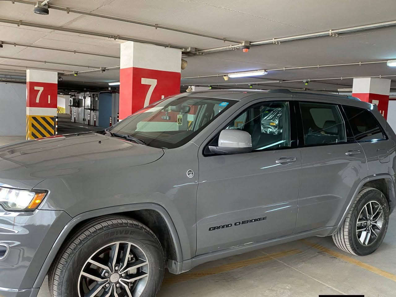 متابعة للصفحة ليصلكم كل جديد
🚗 للبيع: جيب كراند شيروكي 2019
📍 مكان السيارة: بغداد / الحارثية
📞 للتواصل: ***********
📊 المسافة المقطوعة: 42 الف ميل
🛠️ المحرك: 6 سلندر – 3600cc

السعر :: اكتب تعليق ويوصلك السعر تلقائي 🤖📩✅ 

⚠️ أضرار السيارة
• وارد كندي
• دخول كلين تايتل بدون حادث
• التقرير مرفق مع الصور
• يوجد خدش في الباب الخلفي فقط
• مكفولة من الصبغ بالكامل 
• تبديل رمايد الباب فقط
• كفالة المحرك والكير من الفتح

⚙️ المواصفات: فئة بلاك توب ترايل
• فول مواصفات عدا فتحة السقف والجكات
• تدفئة للمقاعد
• تدفئة للستيرن
• هيتر للمرايا
• شاشه وسيطة كبيره
• مقاعد جلد كنتاري
• كامره 360° دوارة 
• نظام التوقف الذاتي (اوتو ستوب)
• دفع رباعي awd 4*4
• رادارات خلفية واشارات تنبيه بالمرايا

📌 تفاصيل إضافية
• رقم السيارة: بغداد الدولي الجديد
• باسم المالك تحويل مباشر
• لون السيارة: رصاصي (إسمنتي)

السعر :: اكتب تعليق ويوصلك السعر تلقائي 🤖📩✅ السعر :: اكتب تعليق ويوصلك السعر تلقائي 🤖📩✅ السعر :: اكتب تعليق ويوصلك السعر تلقائي 🤖📩✅
