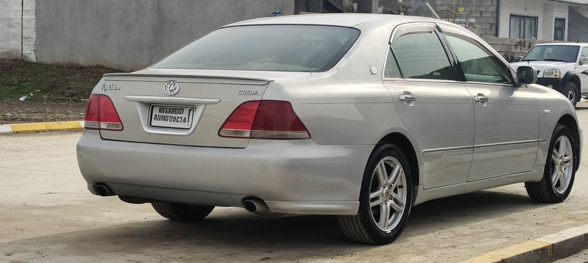 ١٨٢ بێ دوکەڵ
ناوزەردی. 3 دوگمە 
سوکان کارەبا 
سوکانی زۆر نەرموو خۆشە 
لایت ناوچەی کوێر 
بەس شوین موسە کانی بۆیاخە 
شاشە و کامیڕا 
جامەکانی هەڵگیراوە 
گێڕومەکینەی بەشەرت 
سەعری 55کەمیک مەجال
ژ.م***********
