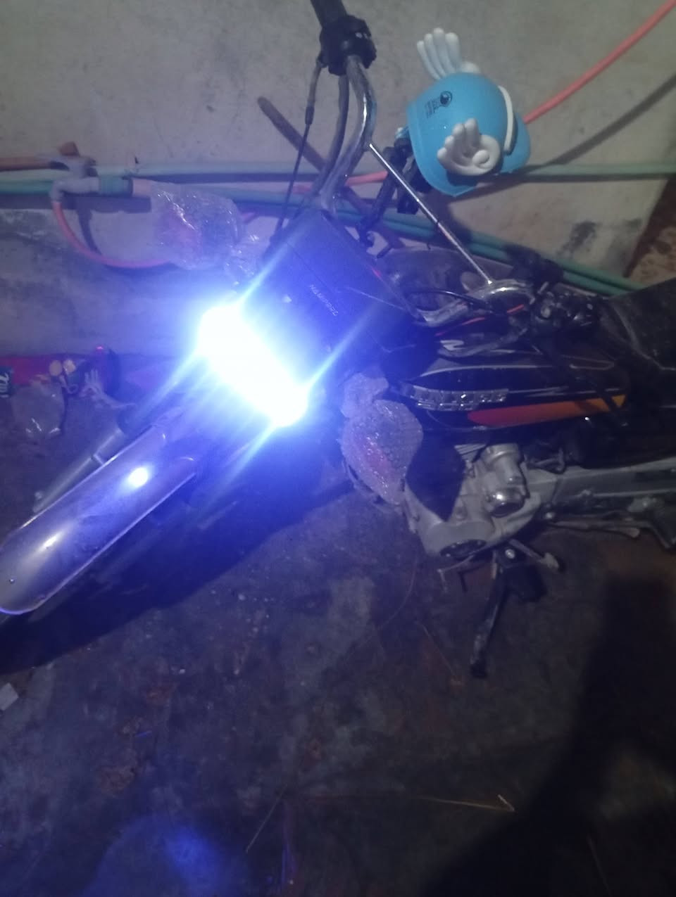 سلام عليكم دراجه للبيع مديل 21خمسه كير سلف شغال اوراق بيها 6كمرك مدفوع دراجه كهاربايات شغاله كامله تايرات جدد المكان ديالئ جلولاء السعر 380وبي مجال ***********بي واتساب هم
