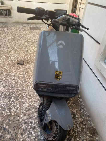 دراجه شحن 6 بطاريات بيه ضرر الماشه مال استيرن معوجه جاهزه من كولشي سعره 400وبيه مجال بسيط الاتصال على الرقم ***********
