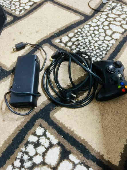 السلام عليكم عندي اكس بوكس 360 نضافة فول للبيع مع ماوس وكيبورد للجوال سعر 80 قفل 75 بدون احراج

مكان موصل أيسر رقم ***********
