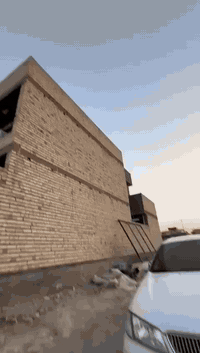 السلام عليكم للبيع نيسان سني موديل 2001 استيراد خاص اربعه جام كهرباء ماسحة خلفيه بلادي محرك قبق اسود جديد  1800 كير أوتو تبريد ثلج سيارة تخم تاير و حدادية صار شهرين من سويتهن
ملاحظة .. قطعتين صبغ بدون دواخل الباب عكس السائق و الجاملغ الخلفي 

 مكاني بغداد 

السعر 83 وبي مجال بسيط 

للاستفسار‏  ‏‪0775 991 4560‬
