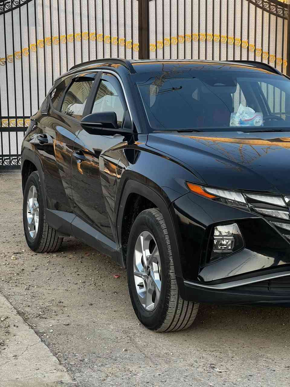 توكسان 2022 وارد امريكي ماشيه 32رقم اربيل دولي  بأسامينه تحويل ثاني يوم خاليه من الغرامات هزه جديده يعني مصفره .السياره بدون حادث كلين رقم الشاصي مرفق بالصور بچم كبس حادثها بارد شويه بالبنيد وما مصلح باقي على حاله !

 المواصفات : بصمة / كشن كهرباء / شاشة كبيرة / هندبريك دكمة / مود درايف / اوتو ستوب  / محرك 2500 GDI / تدفئة بالكشنات /  مانع انحدار / اشاير مري / تبريد قطعتين / رادارت / رادار نقطة عمياء / تشغيل عن بعد .190 وبيها مجال قليل حگ الجيه  

‎للتواصل والاستفسار :***********اتصال 
واتس اب    :***********

‎العنوان : صلاح الدين بلد او الضلوعيه
