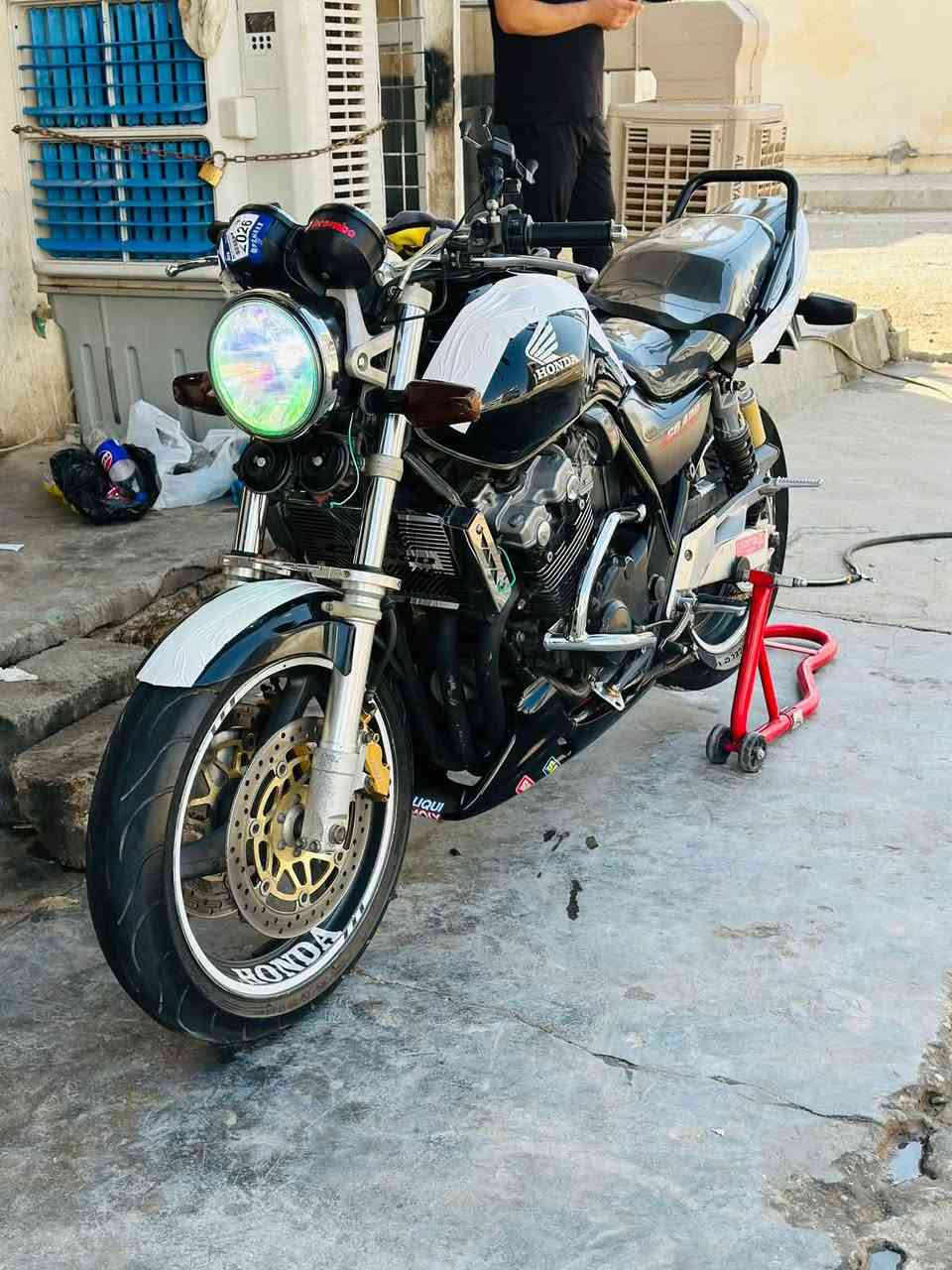 سلام عليكم سيبي فور جيل ثاني هايبر كفاله عامه ومتصرف عليهه ولا ربع سعر 18 قفل لتجي تعاملني وتتشاطر براسي يعجبك اتصل ميعجبك اعبر المنشور 
***********

