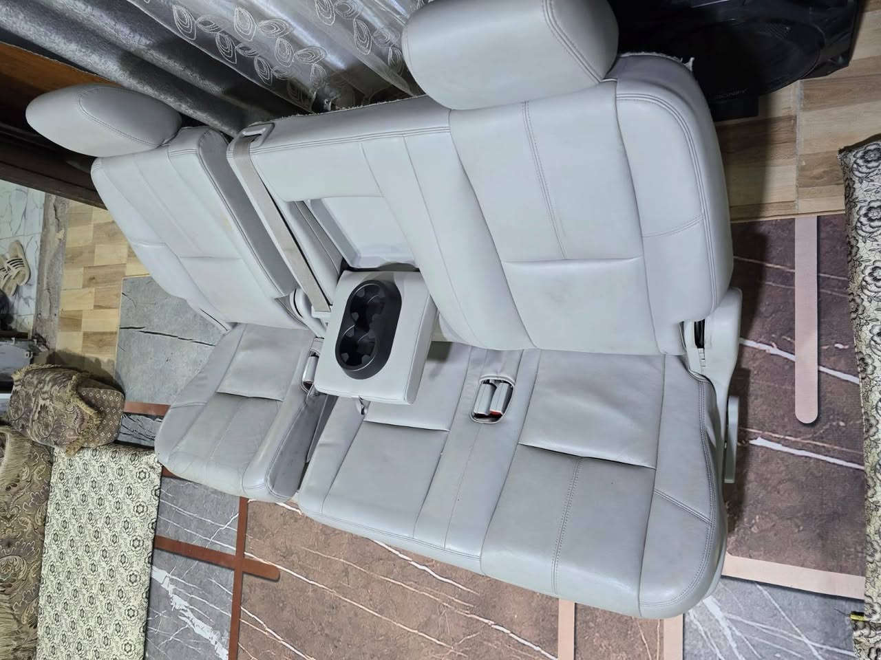 السلام عليكم 
كشنات جلد تاهو كهربائيات وسط نضيفات جداً بمعنى الكلمه يصير من موديل 2007 إلى 2014 
 العنوان البصره 
السعر 3 ورقات يعني.  300دولار
***********
