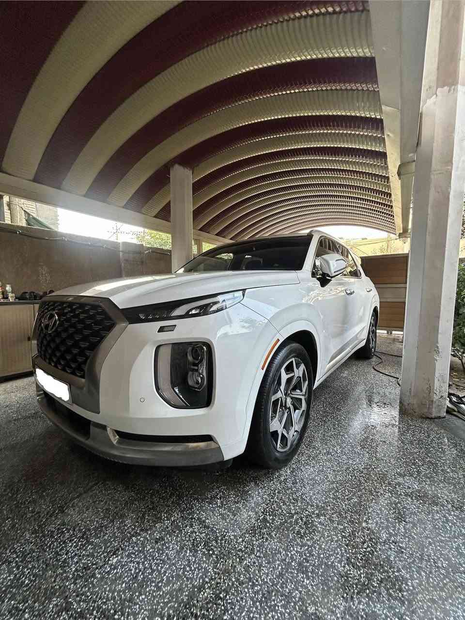 هونداي باليسايد  2022 فئة كالكرافي  فول 1/1 اعلى فئه
السيارة كلين تايتل ما بيها ولا نقطه صبغ
1 - اللون /  ابيض
2 - العداد  / ٦٠:الف
3 - الرقم / السليمانية 
4-  شاشة عرض(داتا شو)
5- المحرك   v6    3.8 
6- بصمة تشغيل + بصمة ابواب 
8-  فتحة سقف عدد ٢
9- سماعات هارمن كاردن عدد ١٦
10- رادار امامي  + خلفي 
11- حساسات امامي + خلفي 
12-  كامرات عدد 6  360 درجة 
13- كشنات امامي خزن ميموري 
14-  كشنات كهربائي تدفئة وتبريد
15- كشنات جلد  
16- انارة داخليه (محيطيه) + انارة دشبول 
17- بردات جانبية
18- تبريد مركزي امامي + خلفي منفصل التحكم
19-تحكم ستيرن + شفتات
20- تدفئة ستيرن 
21- مرايا هيتر + تعتيم 
22- صندوق كهربائي شفط + اربع وضعيات فتح صندوق
23 - وضعيات قيادة  (٧)
24- ويل كب حجم  ٢٠ 
25- اوتو هولد + نقطة عمياء 
26- سايد بريك بصمة + مثبت سرعة
27- شحن لاسلكي 
28 - إشارات بالمرايا  + إشارات جانبيه
29 - اوتو بريك 
30 - تحديد مسار
31 -شاشة ديجتال كبيرة
32 -تشغيل عن بعد .
33 - تدليك كشن .
34 - نظام HTRAC (دفع رباعي)
35 - نظام مانع انزلاق 
36 - نظام نزول منحدرات 
37 -كشنات Vip منفصل 

والكثير من المواصفات لم تذكر بعد                                    السيارة بسمي المكان بغداد الدورة                                       السعر ٣١٠ ورقه                                                             للإستفسار الاتصال على الرقم ***********
